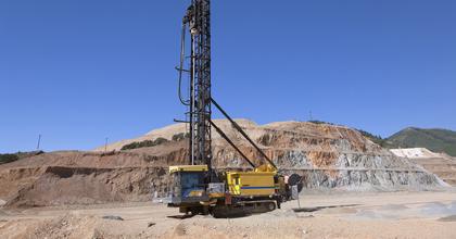 Komatsu 320XPC blasthole drill in mining site