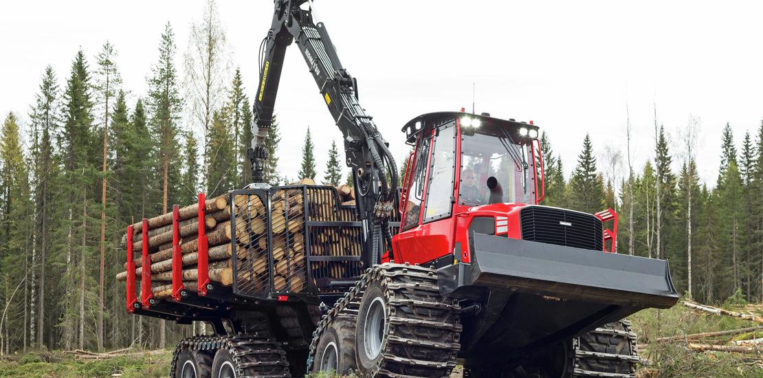 Komatsu 845 forwarder loaded with timber