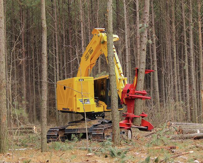 Komatsu XT445L-5 forestry in construction site