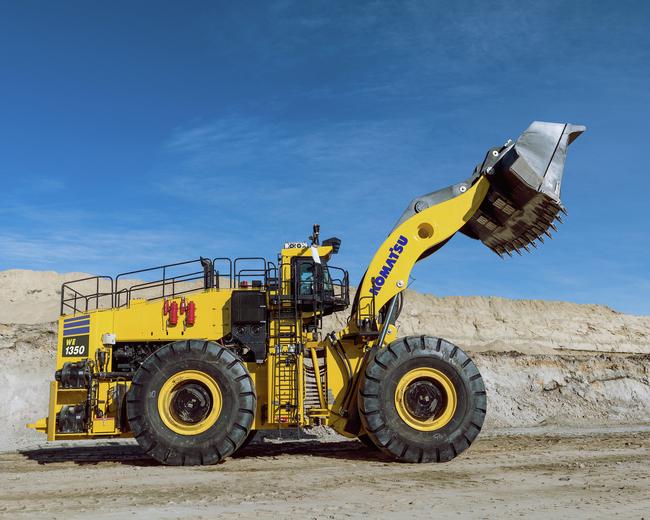 Komatsu WE1350 surface mining wheel loaders on the construction site