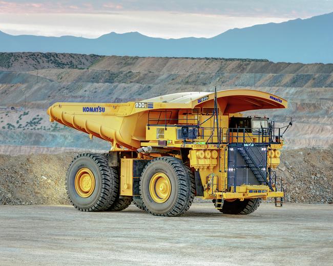 Komatsu GPL15063 electric truck in mining site 