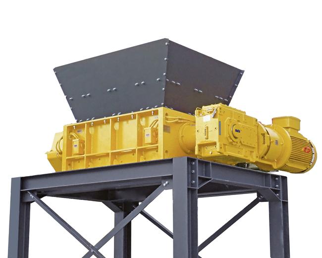 Komatsu iXRS600 crushing sizers in white background