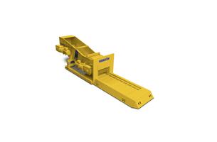 Komatsu SFB-29 crushing surface feeder breaker in white background