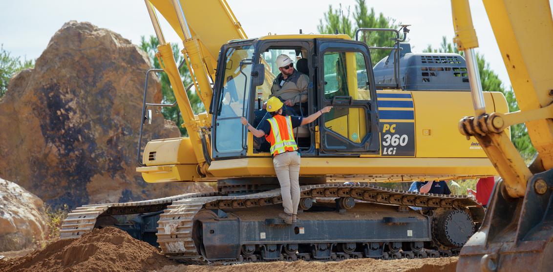 How heavy equipment schools can move the industry forward Komatsu